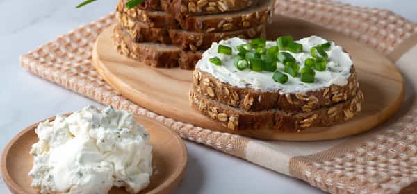 Cream Cheese Substitutes: 11 Great Alternatives