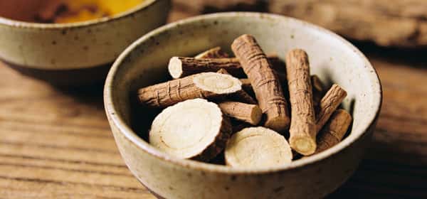Licorice Root: Uses, Benefits, Side Effects, Dosage, and Forms
